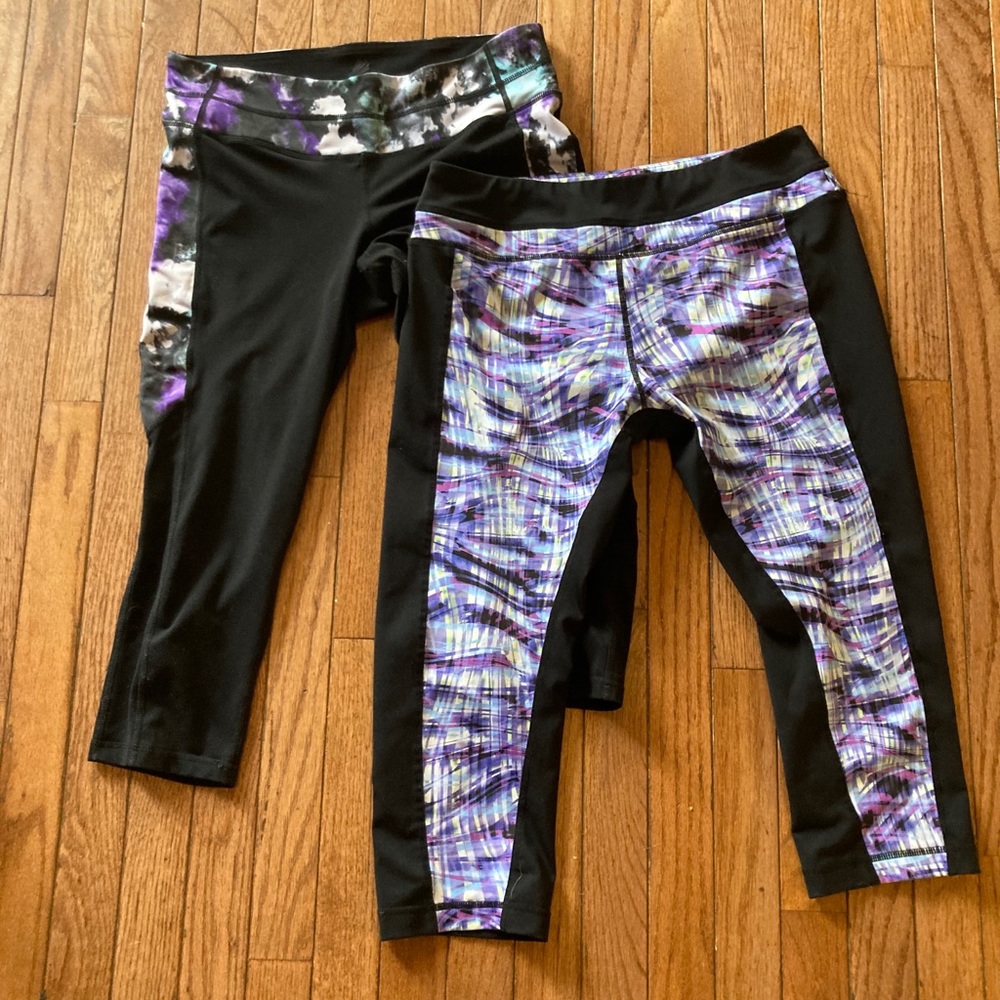 Athletic 3/4 length leggings, size Large.